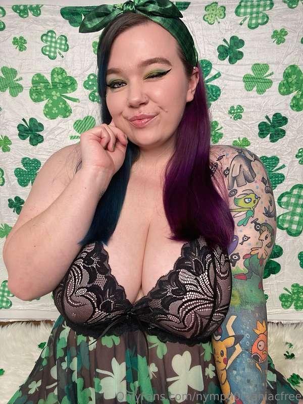 Check your DMs for a fun photo bundle! 🍀🥰