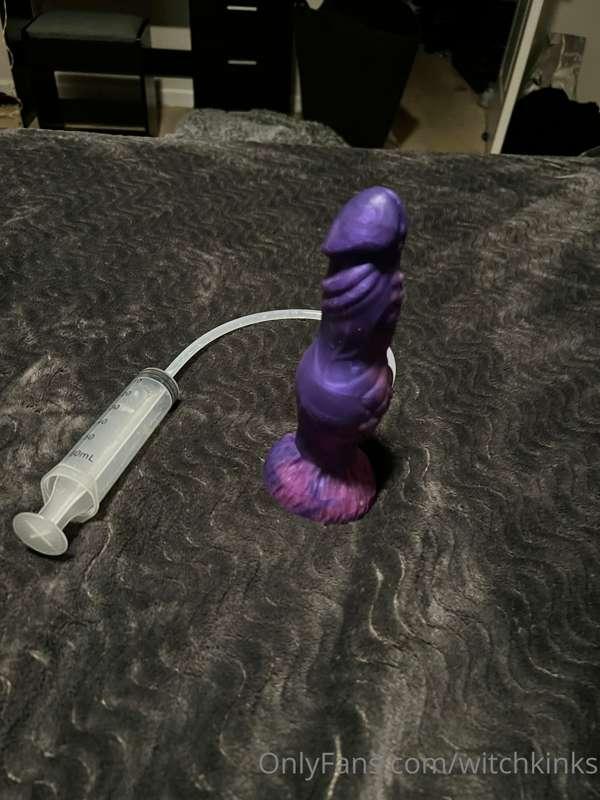 My new toy came in!! Who wants to watch me use it? 🥵