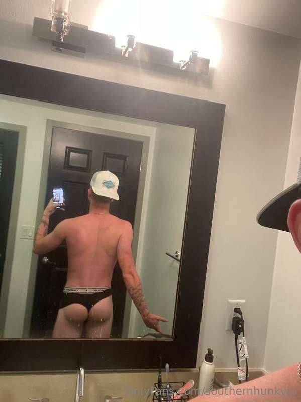 hope you rub one out to this 😏