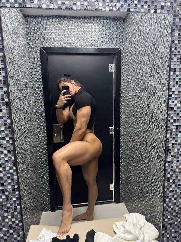 one more pic from this set 😉