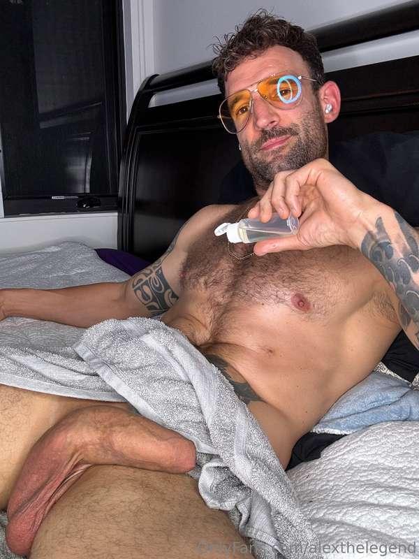 OIL SOLO💦 Super fucking horny ubbing Oil all over myself for..