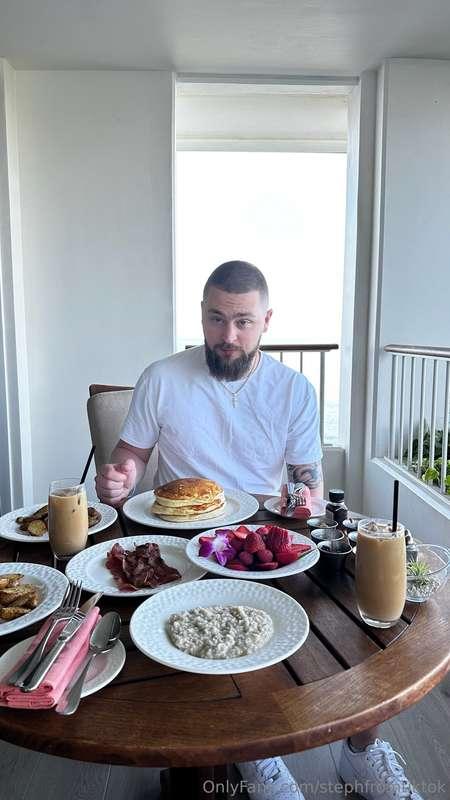 We eat goooood over here 👅 