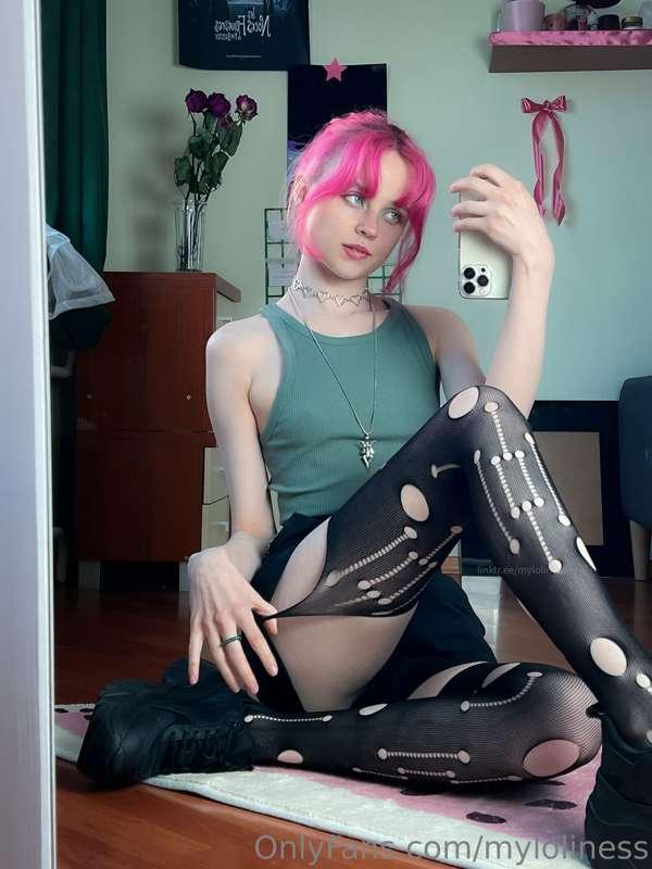Take this shirt off of me, please 😫