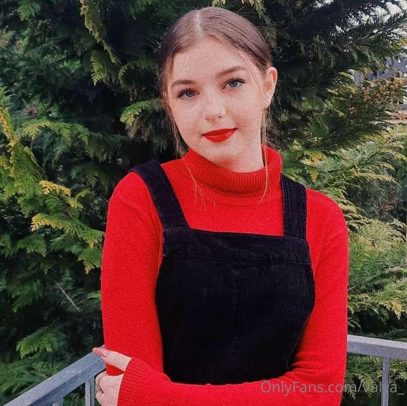 Do you want to try my red lipstick?💋💋💋