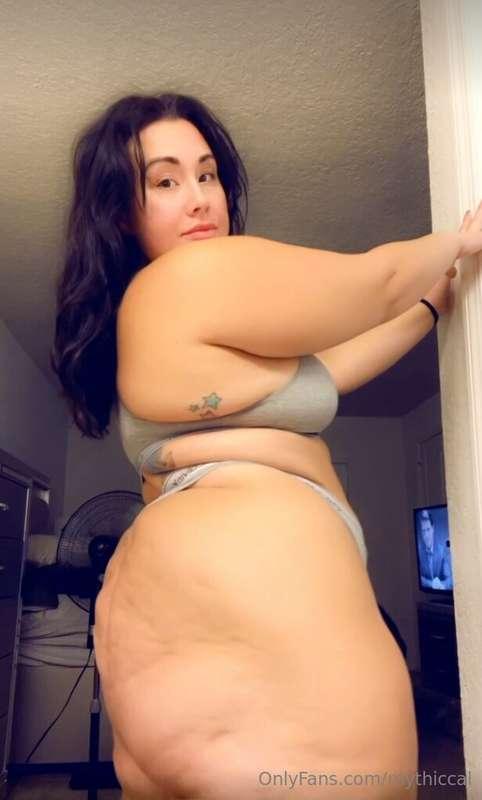 Would you fuck me right here? 🙈