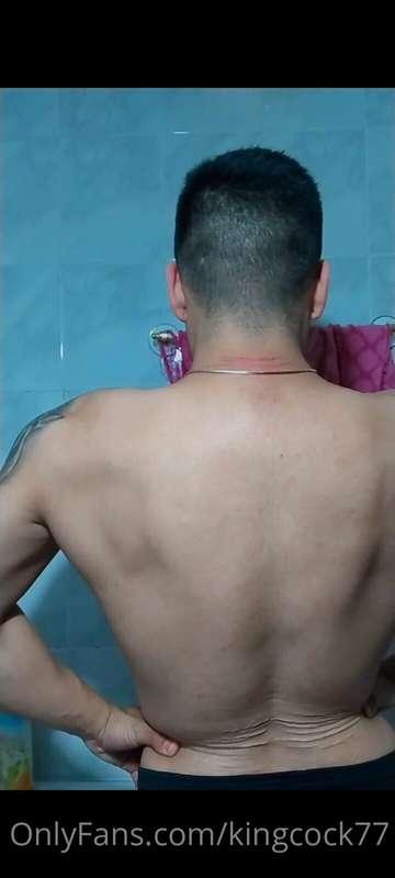 After training, I hurt my back😭.