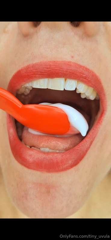 What am I eating, what does it sound like? What does it look..