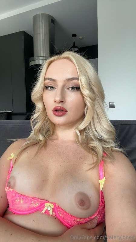 valeryjones image #0