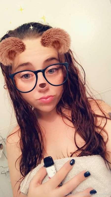 Fresh out of the shower 😘