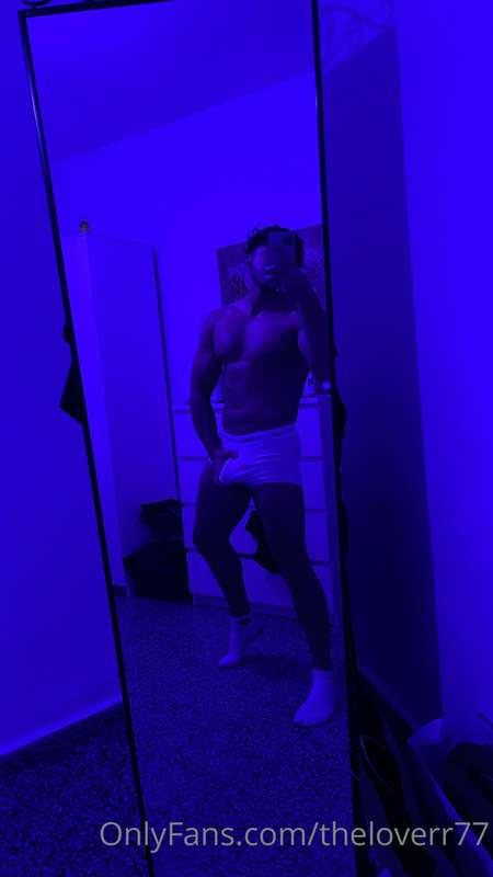 Can you imagine me and you with that light?🤤😳 
:
Uncensored ..