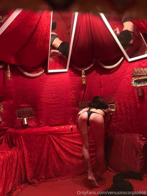 Worship at the altar 😜😈💋