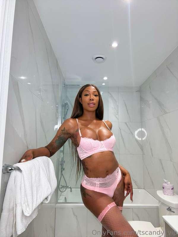 Can you imagine how soft my skin is?😏