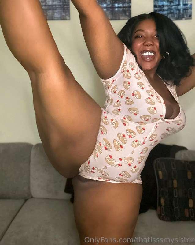 She’s practically begging to be fucked 😻👅💦