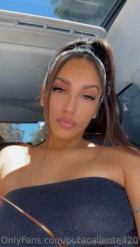 @putacaliente420 might look like an innocent little latina b..