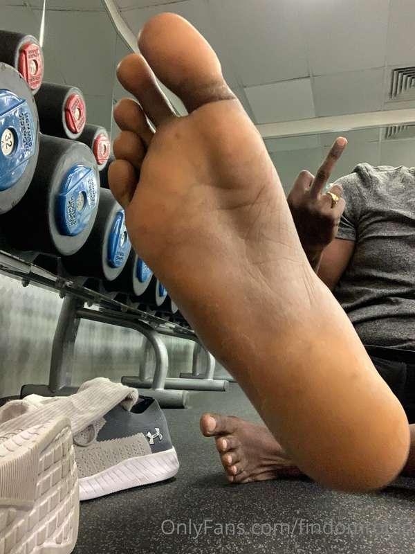 Be honest, you love Daddy’s sweaty feet up close in your fac..