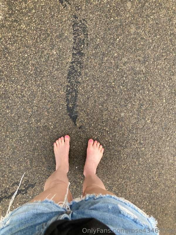 Barefoot walk after the rain 👀