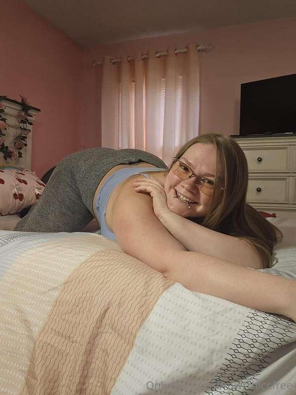 Wanna see what I don’t post on my free page? My VIP @rawrthi..