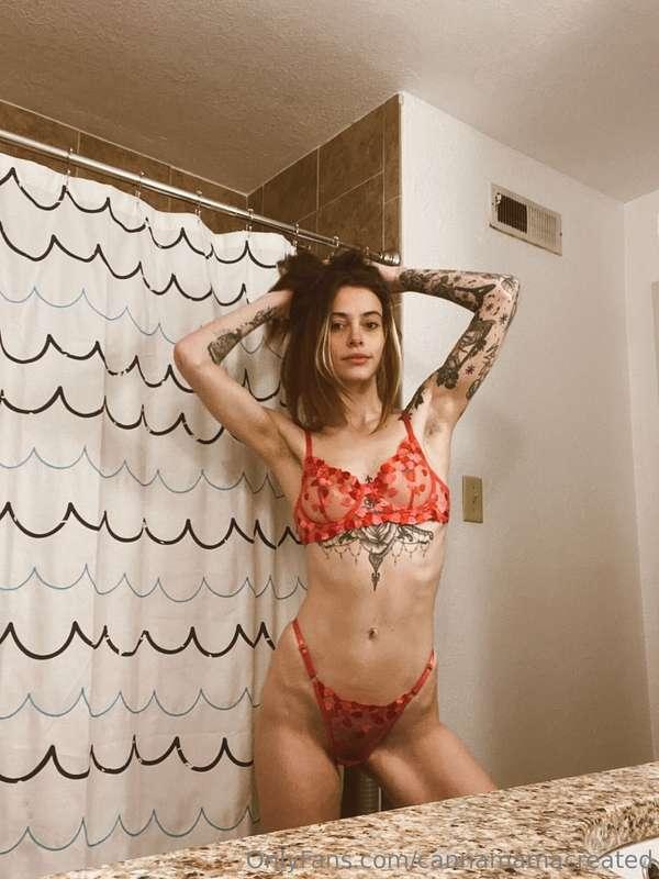 I am offering naughty voice notes right now 😍💞 Something new..