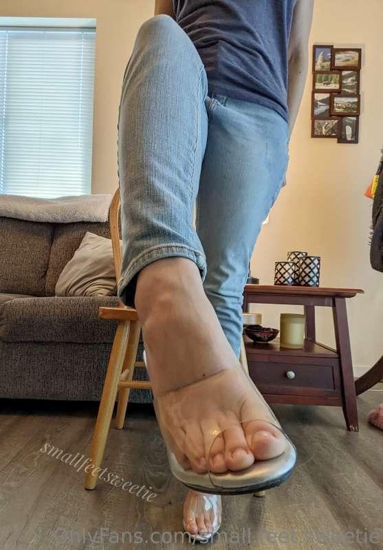 small.feet.sweetie image #1
