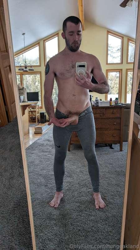 I just made a spandex cumshot vid that I will be posting tom..