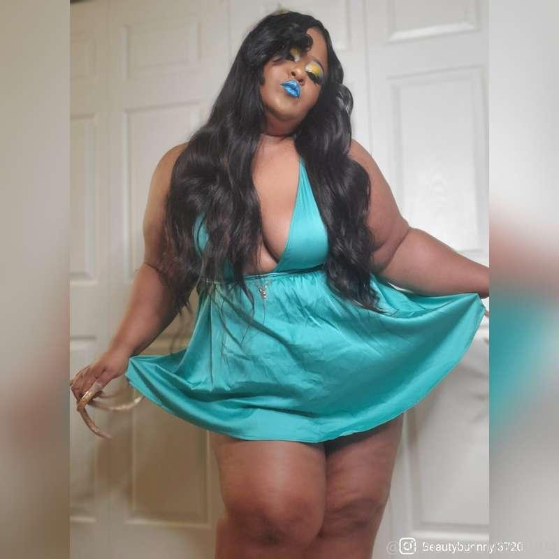 HEY SEXY BAE 😘   TELL ME WHATS NEXT FOR YOUR CUSTOM...❓