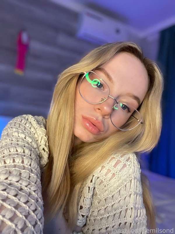 A little frank post here 👉🏻👈🏻
I have bad eyesight and to be honest I wear lenses or glasses every day because I just can't see anything in the distance....
My vision is dropping more and more and if only 4 years ago I had -1.5, now I have -3.5 and it seems already -4....
Tomorrow I am going to the doctor to check my vision again and I hope that it is only an assumption and it has not dropped...Although even with my glasses I can see worse)
In the country I'm in now the vision correction costs $1200
I would be very happy if you could help me with this goal 🙏🏼🥹
I really dream of getting up in the morning and seeing this world crisp and bright)
Unfortunately at school time in high school it would have been very useful to me, because because of bad eyesight I could not see anything even from the first desk.... was very ashamed to copy off all the material from the neighbor 😅 But it's good that he was understanding and helped me with it.
Thank you for paying attention to this post)
I will be glad if you leave at least 1$
