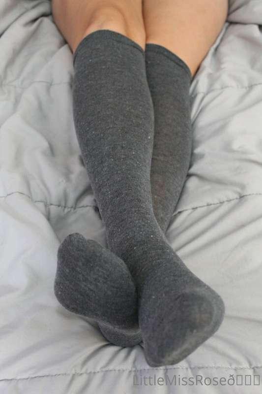 Just me in my grey sockies 💋