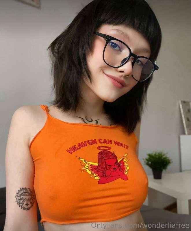 Your home girl 🎀 @byebblue1 🎀 she is waiting for you for a d..