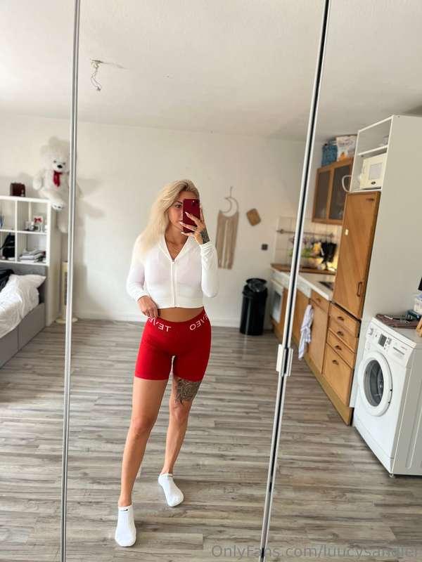 Ich hab mir ein neues Sport Outfit gekauft 😏, findest du das..