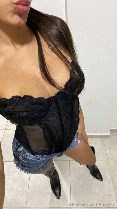 יוצאת להראות לעיר הזאת מי זאת מאי זיו