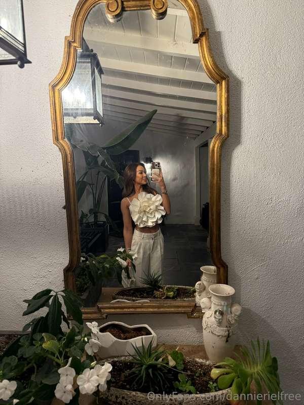 Feeling like a virgin with all this white😳