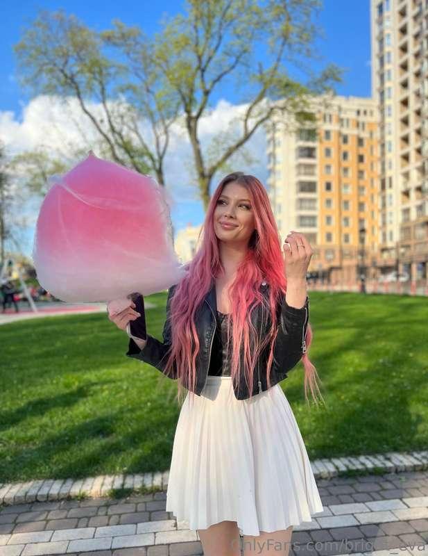 Hair the color of cotton candy🤭😋