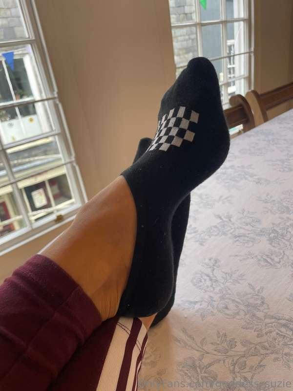 It’s raffle time again!! My vans socks I am currently wearin..