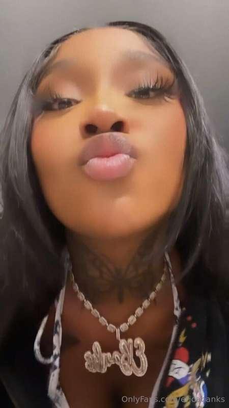 Kisses for u before u get busy for the New Year's eve later ..