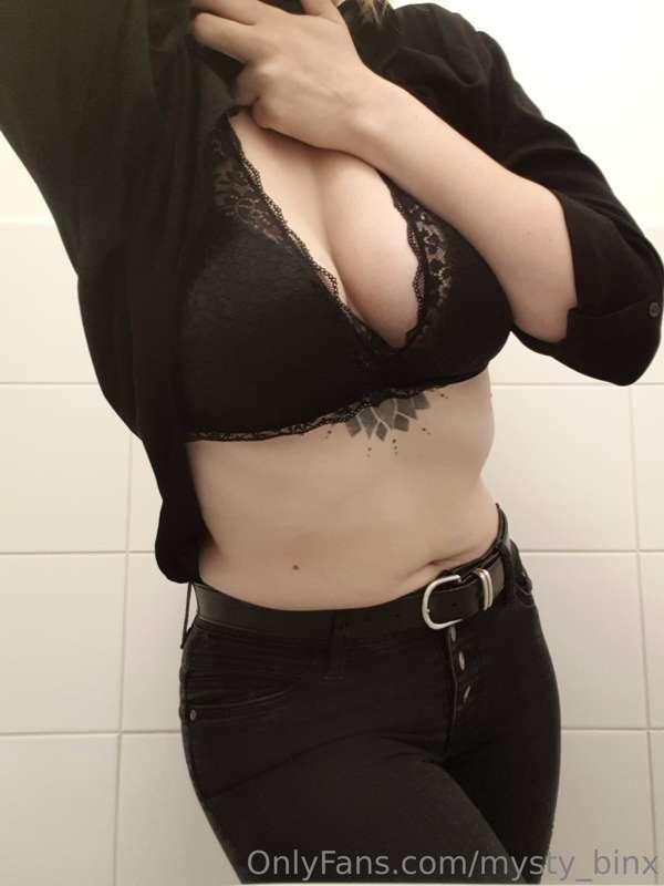 mysty_binx image #3