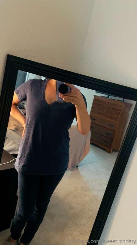 Happy Monday babes💜. Have a great day 😘