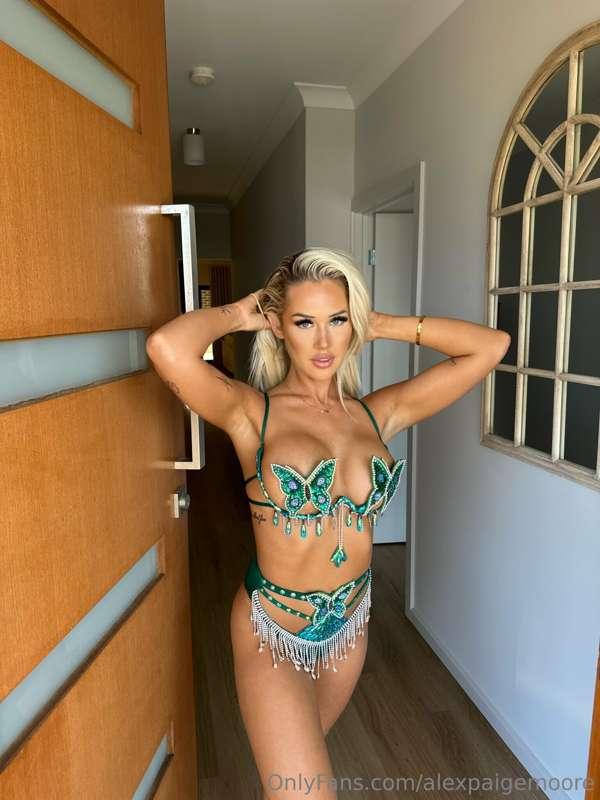 Would you take me trick or treating? 🧚🏼‍♀️