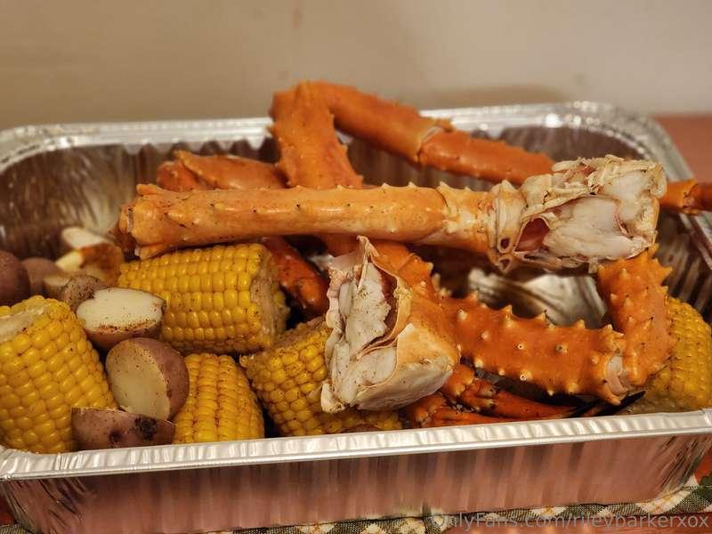 Casual little king crab dinner! Soooo fucking good! 🤤🤤 Soooo..