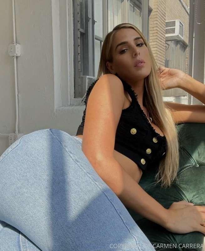 super chill tuesday, waiting for you to dm me❤️‍🔥