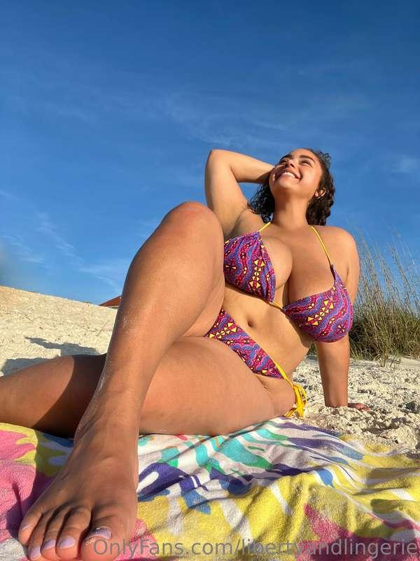 💜 💛
Photo set & video bundle just hit your dms 😘