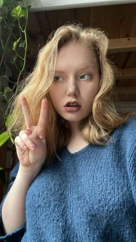 redheadalana image #0