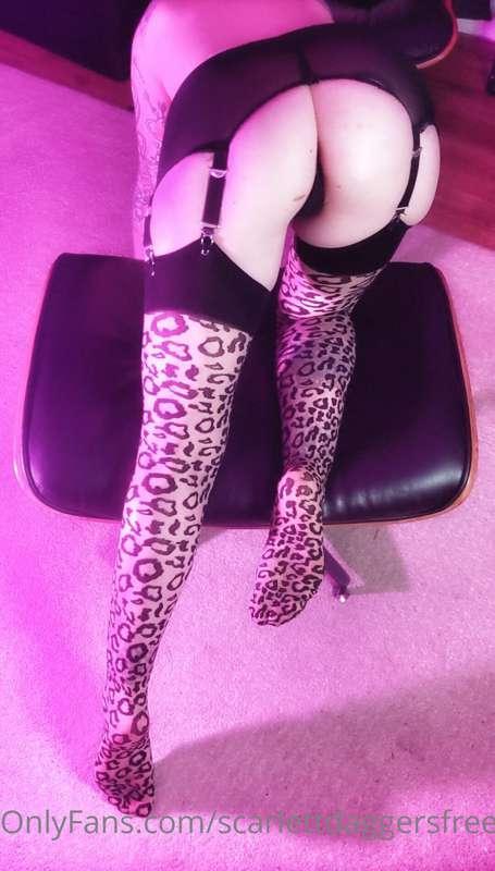 Want to see more?  Join my VIP page for nudes, lingerie and ..