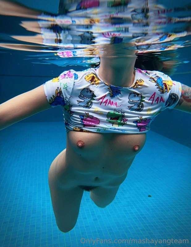 Uff! Something new and hot from the pool soon🤤