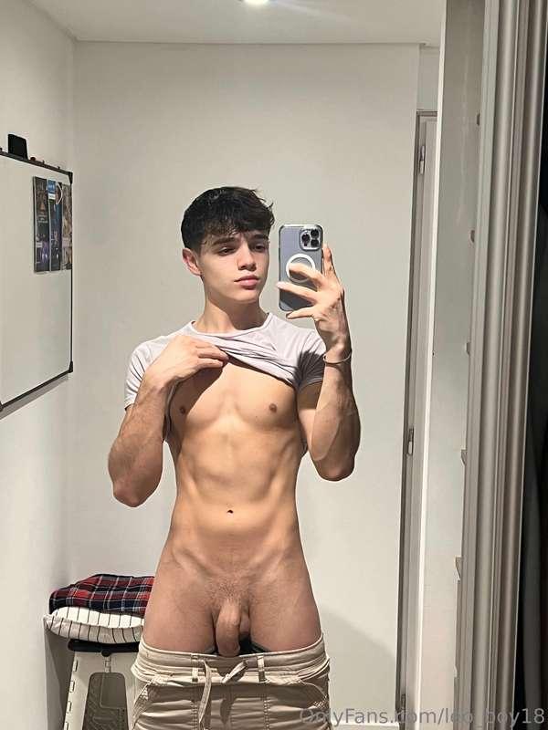 leo_boy18 image #1