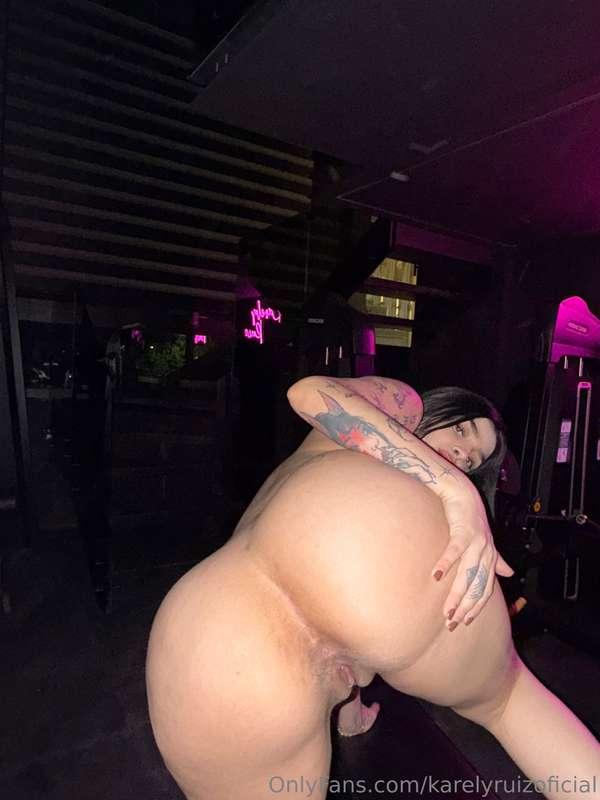 Me vas a cojer mi amor ? Quiero ser tu putita toda la noche ..