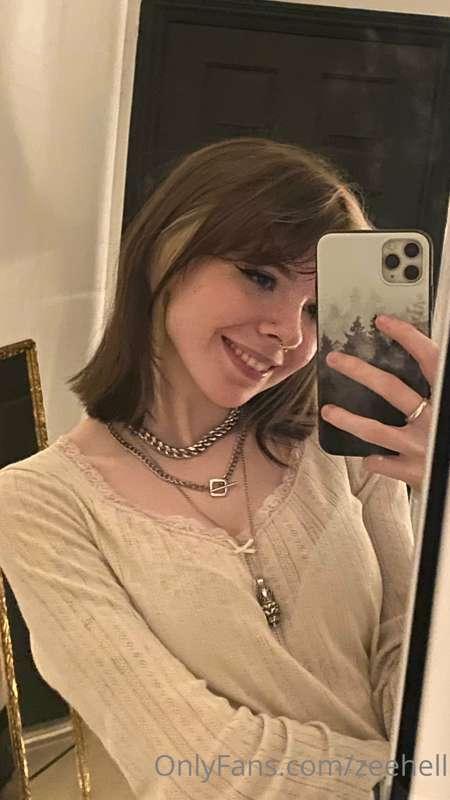 cut my hair short again hehe :)