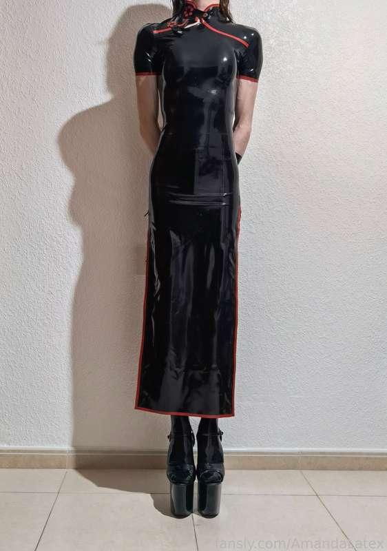 Short album with pictures taken all the way back in June (2022). This album has less pictures than usual and just a handful of short videos, thus the previews are even shorter than usual.

This album features all of the following: latex Chinese dress/cheongsam, latex leggings/gloves/hood, stripper heels, pink Nike shoes, cat mask, tailplug, dildo blowjob and penis vibrator.