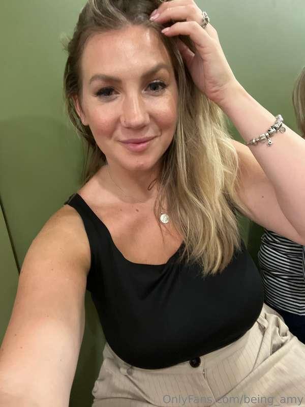 Waiting for my Eurostar - entertain me…. Also it’s so hot I ..