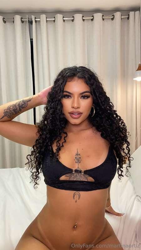 Selena’s strong, sexy, and secretly craving a man who knows ..