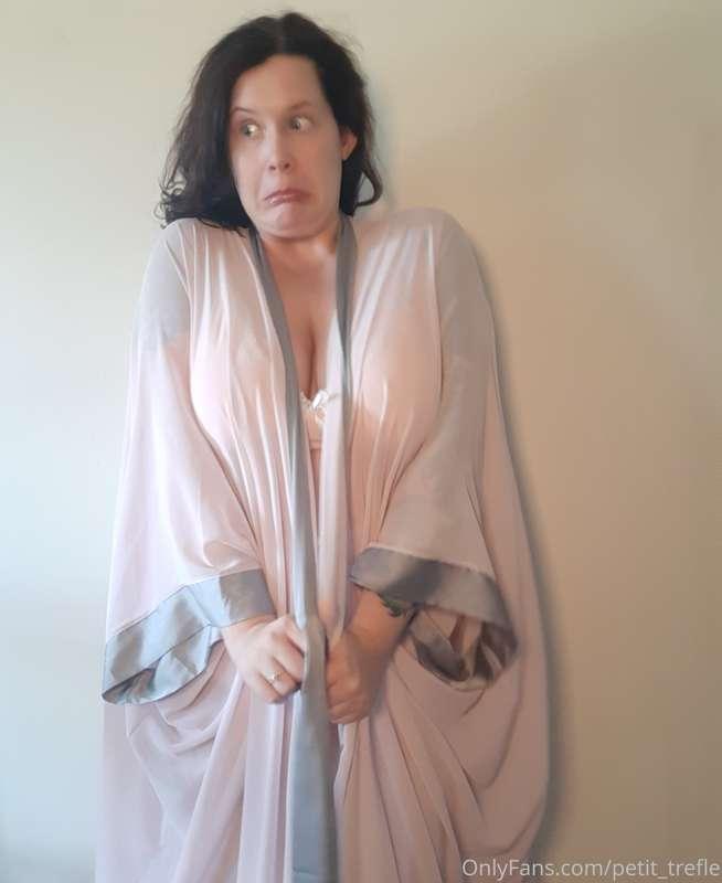 When you're trying to take sexy photos with the self timer o..